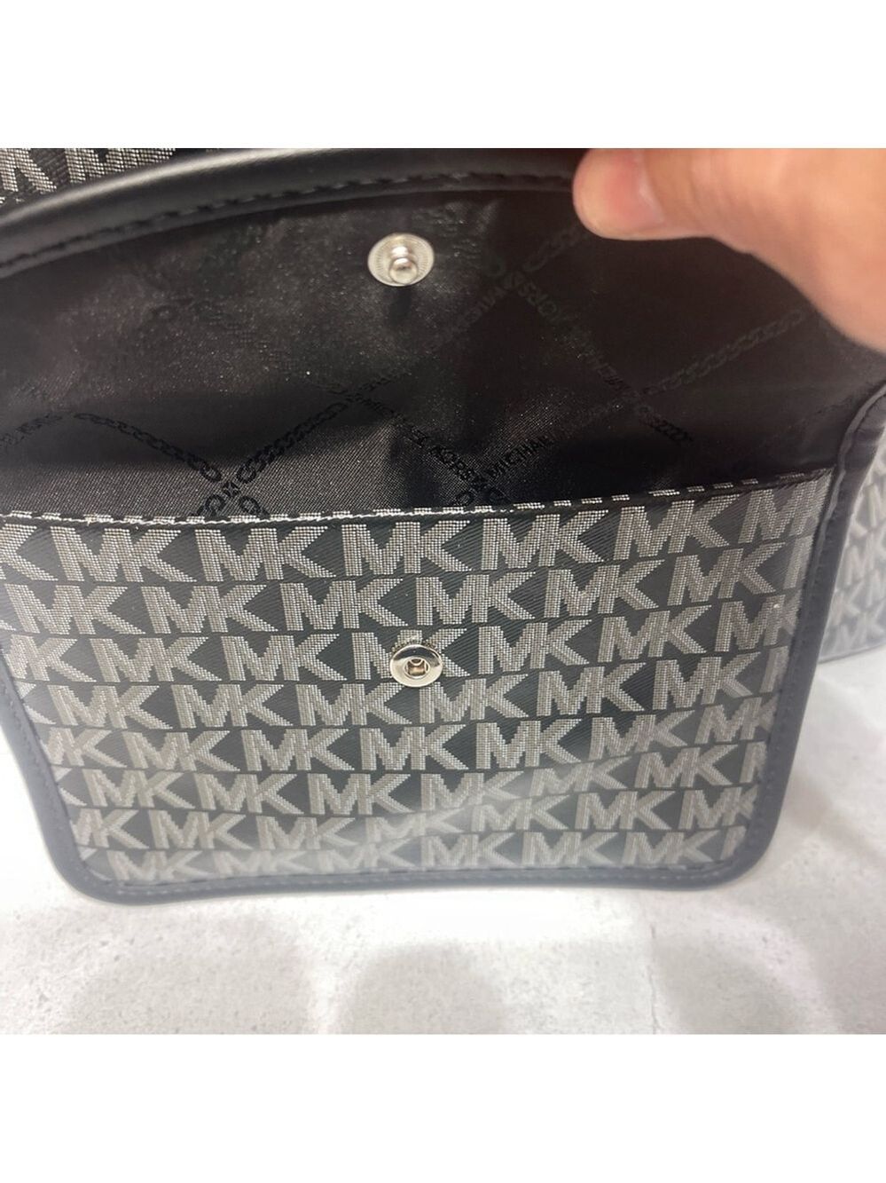 Michael Kors Eliza XL Tote + Pouch & Wallet Set MK Signature Logo Black - Picture 8 of 10